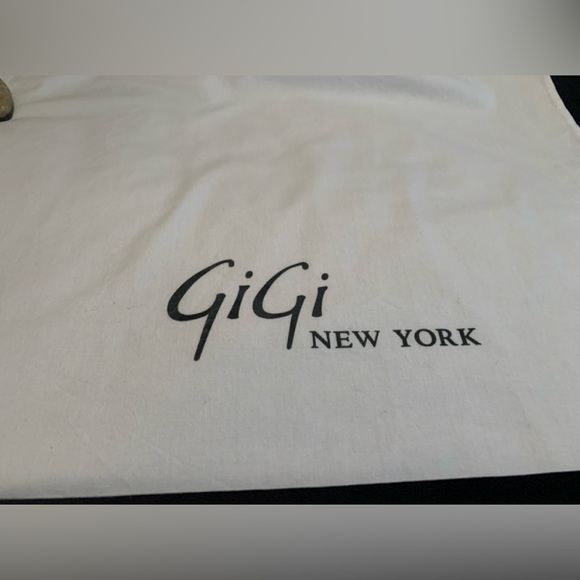 GiGi white larger lightweight drawstring dust bag VVGUC - Picture 2 of 6